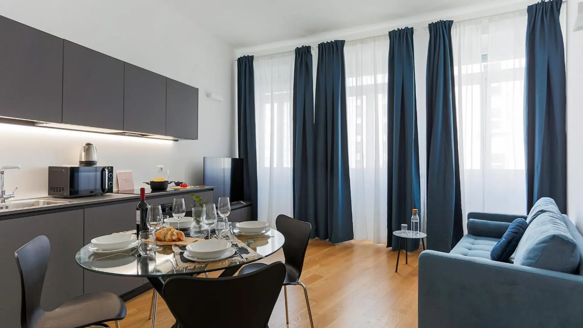 The Best Rent - Modern One Bedroom Apartment In San Babila ミラノ