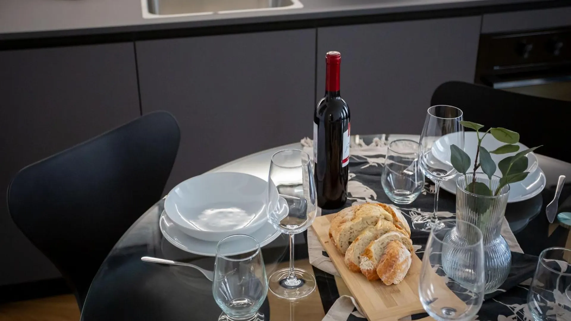 The Best Rent - Modern One Bedroom Apartment In San Babila Milan 0*,