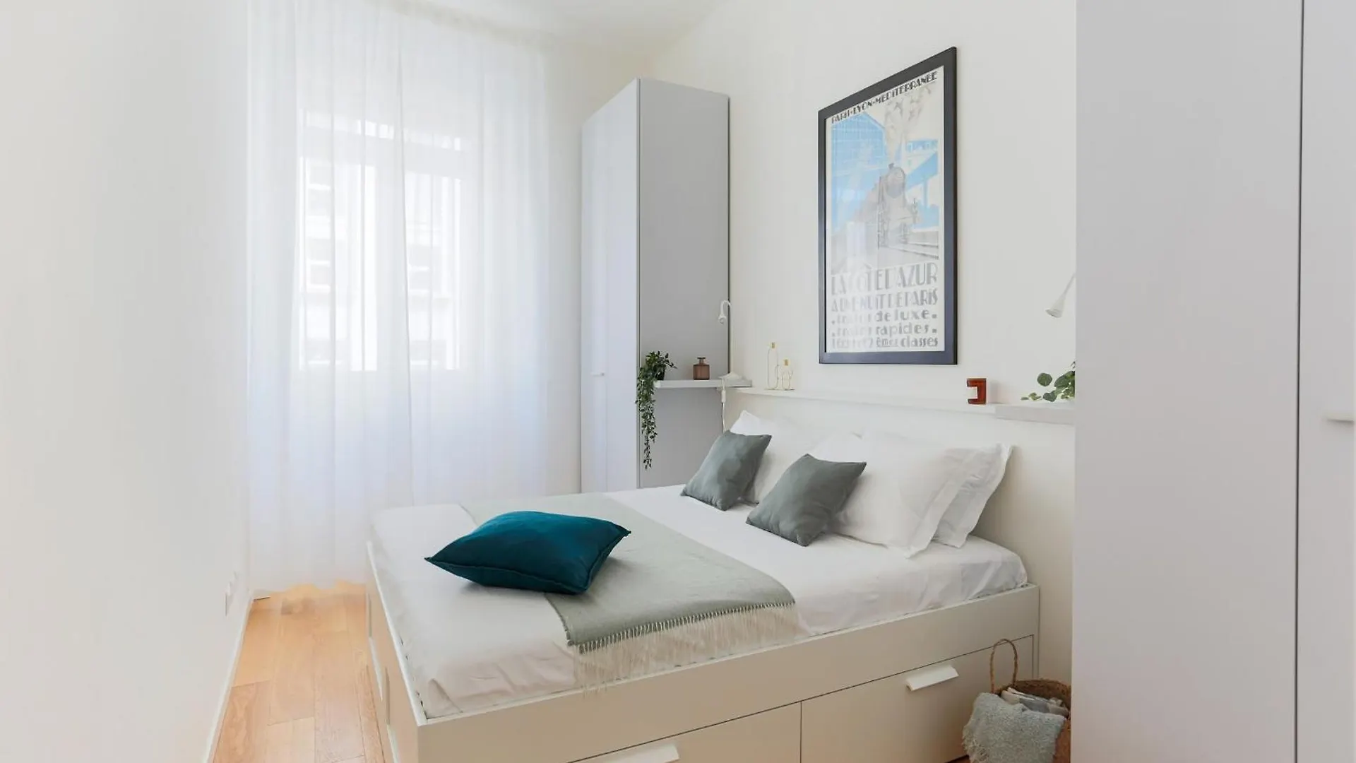 The Best Rent - Modern One Bedroom Apartment In San Babila Milan