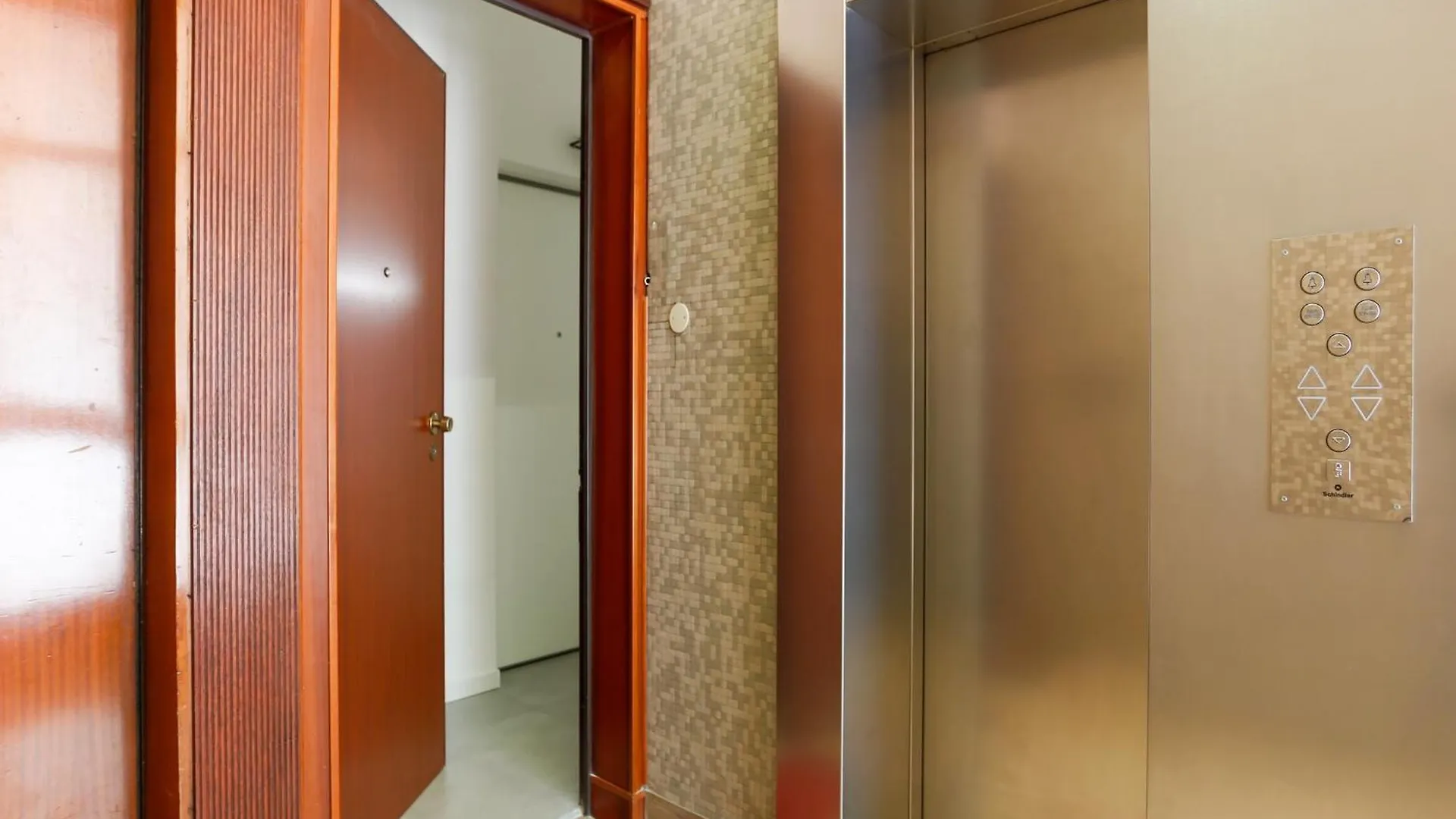 The Best Rent - Modern One Bedroom Apartment In San Babila Milan